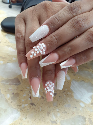 West Nails Studio