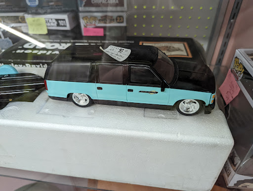 Antique Store «South Louisville Antique & Toy», reviews and photos, 4150 Blue Lick Rd # 8, Louisville, KY 40229, USA