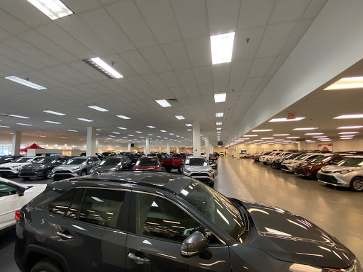 Toyota Dealer «Kings Toyota - New Cars, Indoor Showroom», reviews and photos, 4700 Fields Ertel Rd, Cincinnati, OH 45249, USA