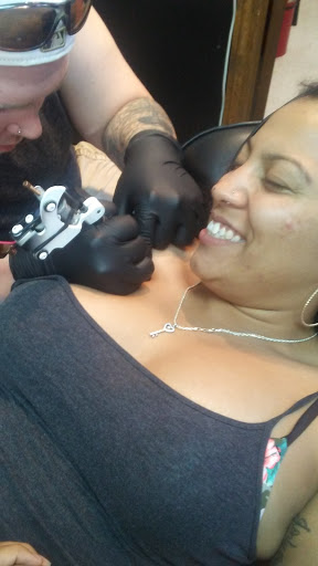 Tattoo Shop «Expressions Ink Tattoo», reviews and photos, 2320 N National Rd, Columbus, IN 47201, USA