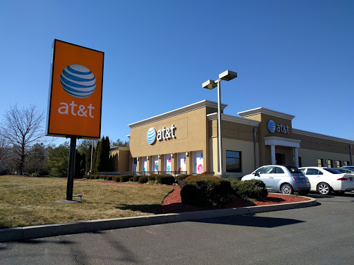 AT&T, 3243 Berlin Turnpike, Newington, CT 06111, USA, 