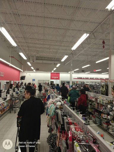 Shoe Store «DSW Designer Shoe Warehouse», reviews and photos, 2134 Bartow Ave, Bronx, NY 10475, USA