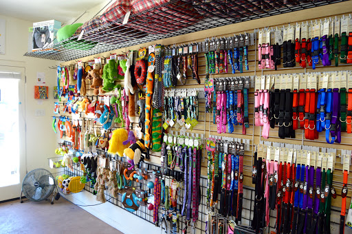 Pet Supply Store «Bone Appetit Ocean Beach Pet Supply», reviews and photos, 1785 Sunset Cliffs Blvd, San Diego, CA 92107, USA