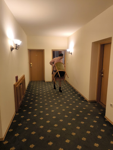 Gastland M0 Hotel Étterem és Konferencia Központ