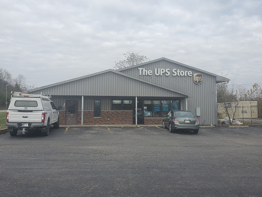 Shipping and Mailing Service «The UPS Store», reviews and photos, 100 Industrial Dr, Lawrenceburg, IN 47025, USA