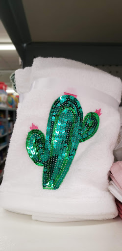 Home Goods Store «Tuesday Morning», reviews and photos, 1615 Sun City Center Plaza, Sun City Center, FL 33573, USA