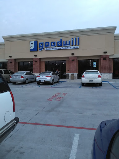 Thrift Store «Goodwill Retail Store of Springfield – Chestnut Crossing», reviews and photos, 425 S Western Ave, Springfield, MO 65802, USA