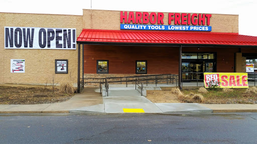 Harbor Freight Tools, 1750 Boston Rd, Springfield, MA 01129, USA, 