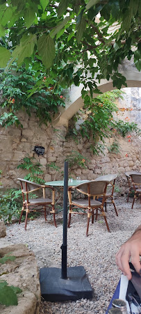 Atmosphère du Restaurant Le Jardin du Clocher à Lautrec - n°16