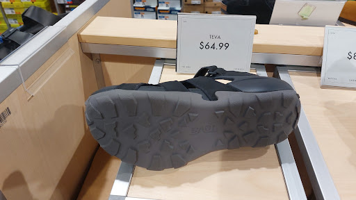 Shoe Store «DSW Designer Shoe Warehouse», reviews and photos, 7555 W Bell Rd, Peoria, AZ 85382, USA