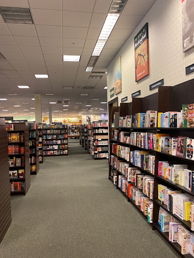Book Store «Barnes & Noble», reviews and photos, 3561 N Freeway Blvd, Sacramento, CA 95834, USA