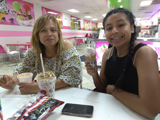 Ice Cream Shop «La Michoacana», reviews and photos, 559 N McLean Blvd, Elgin, IL 60123, USA