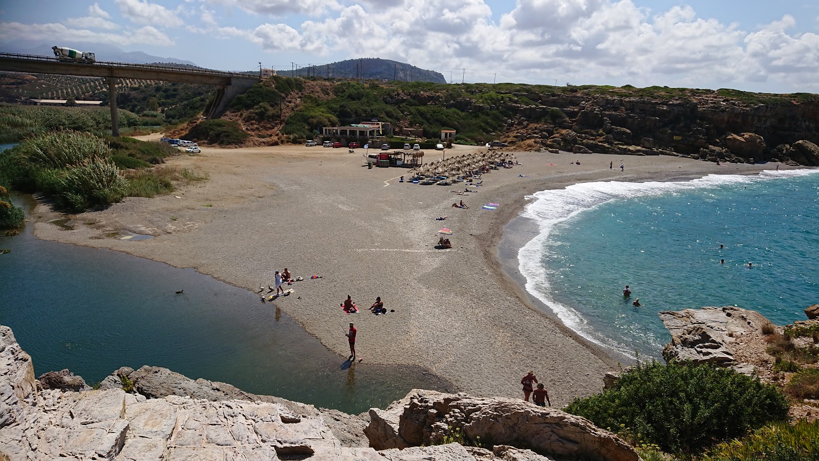 Geropotamos beach的照片 便利设施区域
