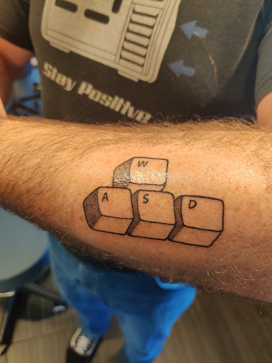 Tattoo Shop «Triton Tattoo Santa Cruz», reviews and photos, 397 Coral St, Santa Cruz, CA 95060, USA