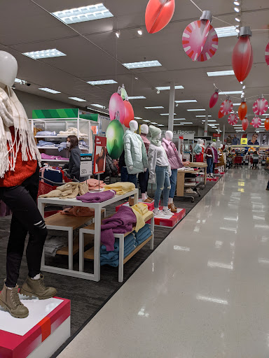 Department Store «Target», reviews and photos, 2701 Lawndale Dr, Greensboro, NC 27408, USA