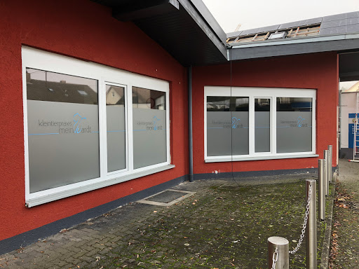Lisa Meinhardt vet for small Tiere unter Karlsruhe, 