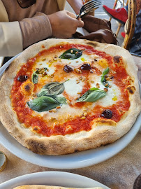 Plats et boissons du Restaurant La Cerise sur la Pizza - Place des Vosges à Paris - n°18