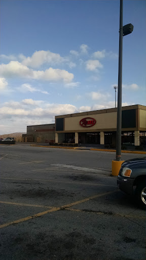 Discount Store «Roses», reviews and photos, 1410 Sparta St #4, McMinnville, TN 37110, USA