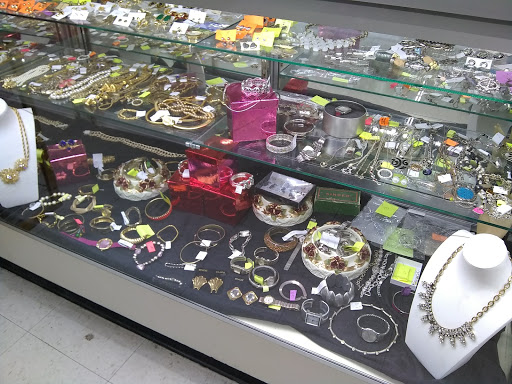 Thrift Store «Red Racks Thrift Store», reviews and photos, 1711 N Glenstone Ave, Springfield, MO 65803, USA