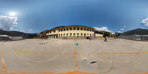 Institut Públic Hug Roger III, Escuela secundaria en Sort,Lleida