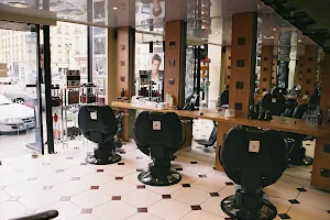 Coiffeur Homme Versailles - La Barbière de Versailles image