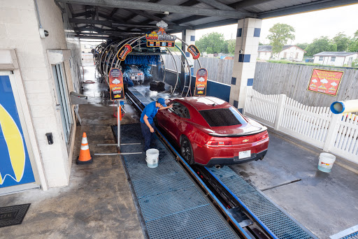 Mr. Fancy Pants' Express Wash