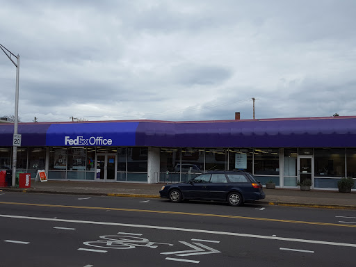 Print Shop «FedEx Office Print & Ship Center», reviews and photos, 1265 Willamette St, Eugene, OR 97401, USA