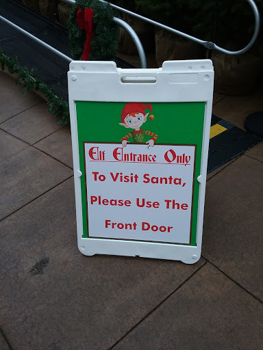 Movie Theater «Regal Cinemas Bridgeport Village 18 & IMAX», reviews and photos, 7329 SW Bridgeport Rd, Tigard, OR 97224, USA