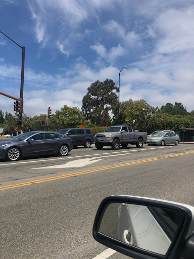 Liquor Store «Black & White Store», reviews and photos, 3027 Adeline St, Berkeley, CA 94703, USA
