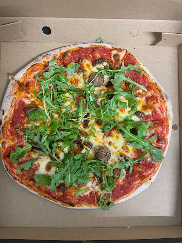 Comments and reviews of AntiquePizza