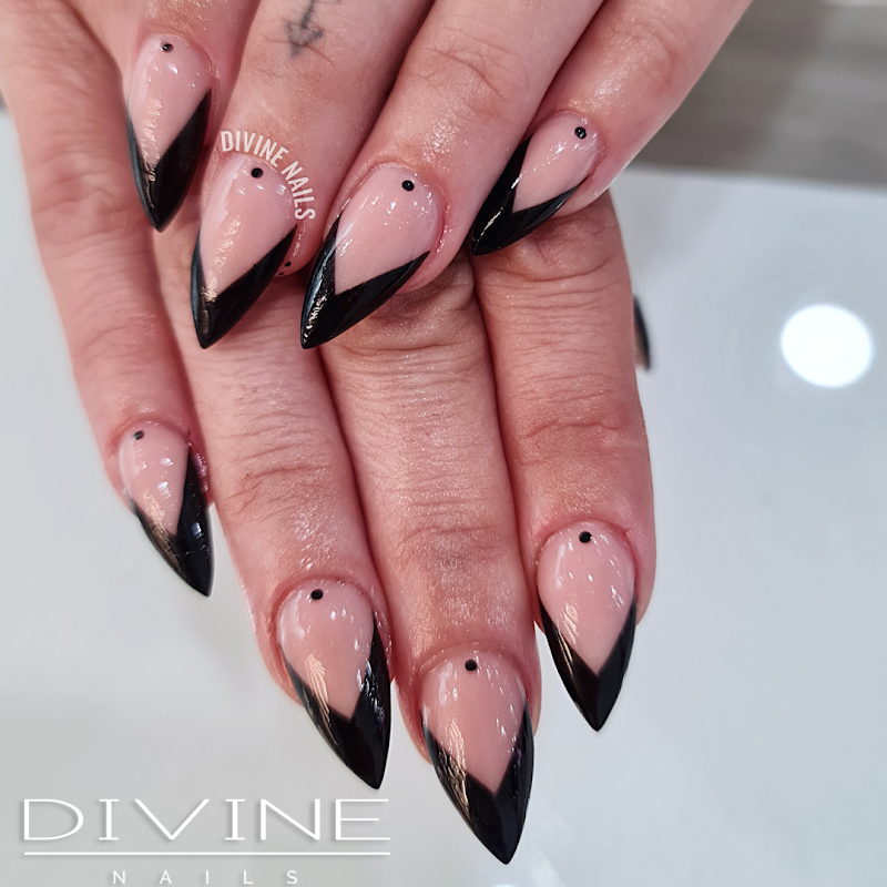 Divine Nails