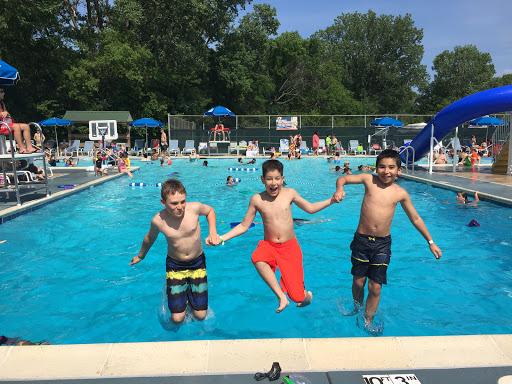 Recreation Center «Lillian L. Lutz Recreation Center», reviews and photos, 1195 Half Day Rd, Highland Park, IL 60035, USA