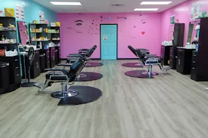 Glamour Threading & Body wax image