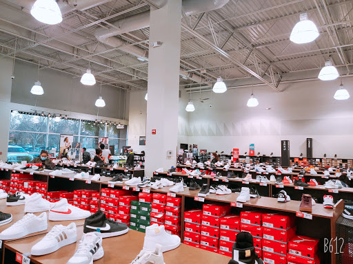 Shoe Store «Off Broadway Shoe Warehouse», reviews and photos, 21 Curtner Ave, San Jose, CA 95125, USA