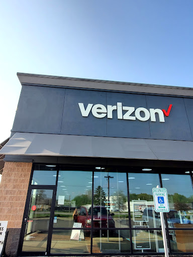 Cell Phone Store «Verizon Authorized Retailer, TCC», reviews and photos, 2400 Marketplace Boulevard, Shelbyville, IN 46176, USA