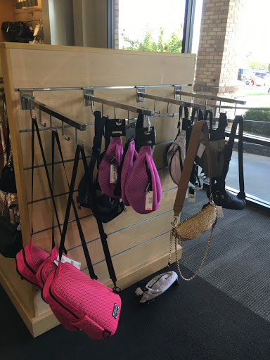 Shoe Store «DSW Designer Shoe Warehouse», reviews and photos, 4741 Ashford Dunwoody Rd, Dunwoody, GA 30338, USA