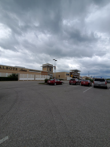 Shopping Mall «Taubman Prestige Outlets», reviews and photos, 17057 N Outer 40 Rd, Chesterfield, MO 63005, USA