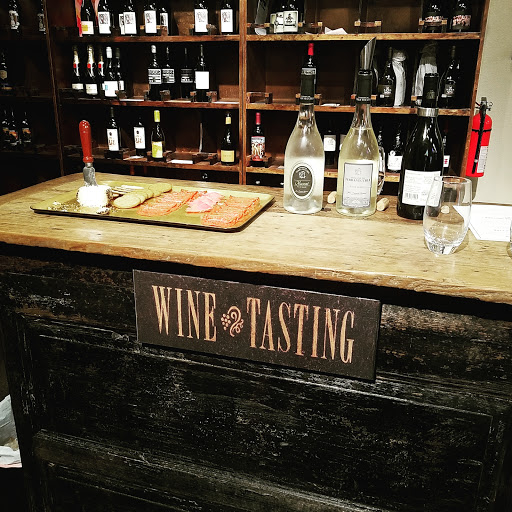 Liquor Store «1001 Wine & Spirits», reviews and photos, 1001 Ross Ave Suite 100, Dallas, TX 75202, USA