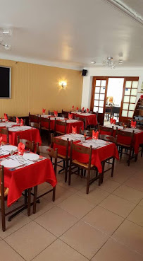 Atmosphère du Restaurant portugais Chez Emilia à Le Plessis-Belleville - n°12