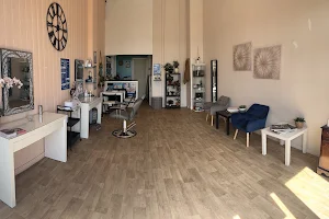 Aynaz Beauty Lounge image