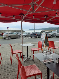 Atmosphère du Restaurant de fruits de mer La Cabane à Crabes à Binic-Étables-sur-Mer - n°7