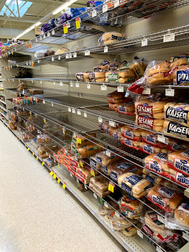 Grocery Store «New Seasons Market Arbor Lodge», reviews and photos, 6400 N Interstate Ave, Portland, OR 97217, USA