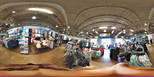 Sportswear Store «Columbia Sportswear Outlet Store at Premium Outlets in Orlando», reviews and photos, 4971 International Dr, Orlando, FL 32819, USA