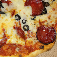 Pepperoni du Pizzas à emporter Le Camion Mouv'Pizza à Brunoy - n°2
