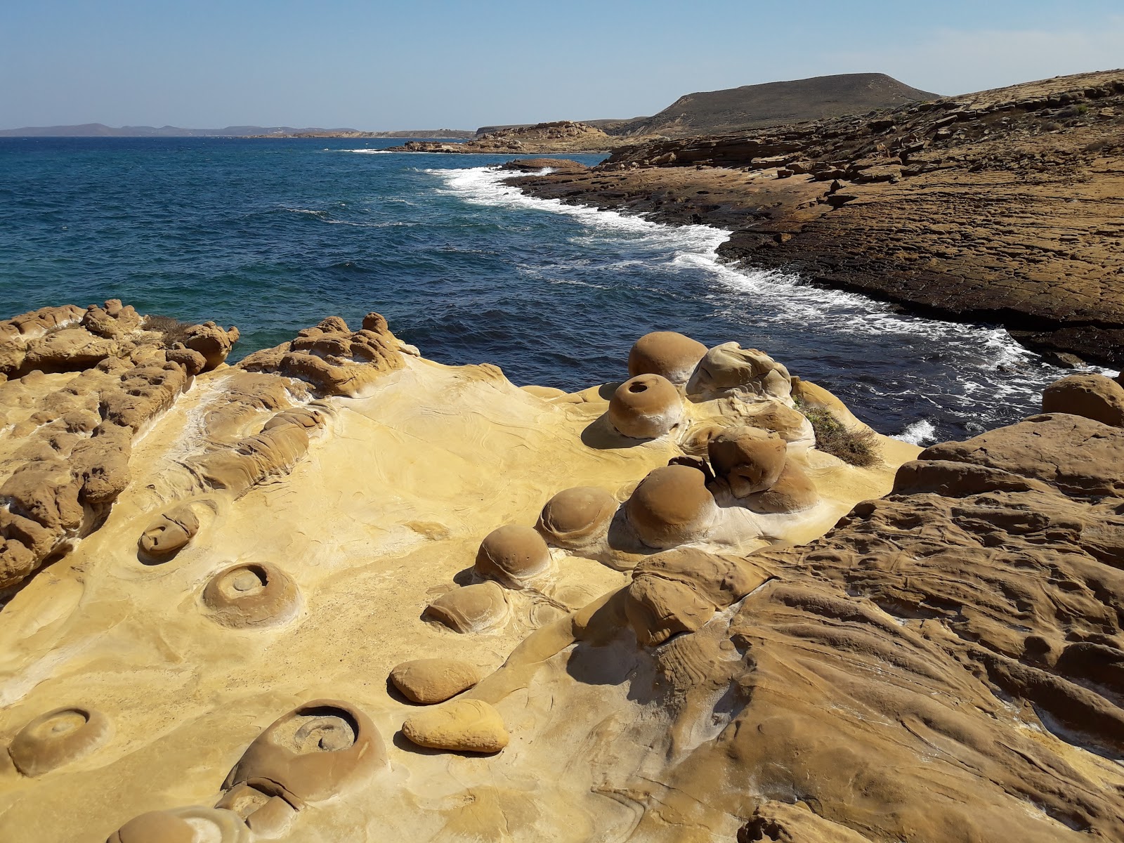 Faraklou beach'in fotoğrafı - rahatlamayı sevenler arasında popüler bir yer