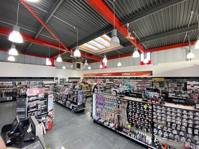 Reviews of Salon Services in Warrington - Cosmetics store