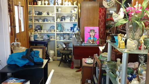 Used Furniture Store «Buried Treasures», reviews and photos, 1611 Fairview Blvd, Fairview, TN 37062, USA