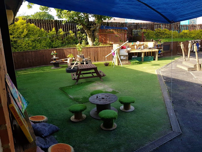 Comments and reviews of Clever Clogs Day Nursery Bowburn