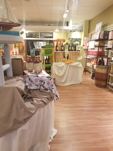 Wine Store «New World Wine Shop», reviews and photos, 830 W Main St i, Lake Geneva, WI 53147, USA