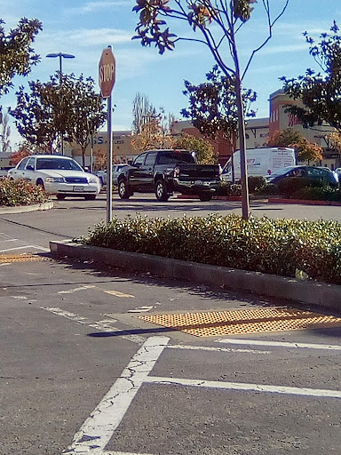 Vaporizer Store «Smoke Depot Smoke Shop», reviews and photos, 231 N McDowell Blvd, Petaluma, CA 94954, USA